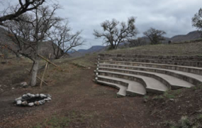 Amphitheatre (pic 1)